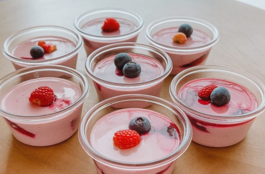 berry-vanilla-gelatin-cup